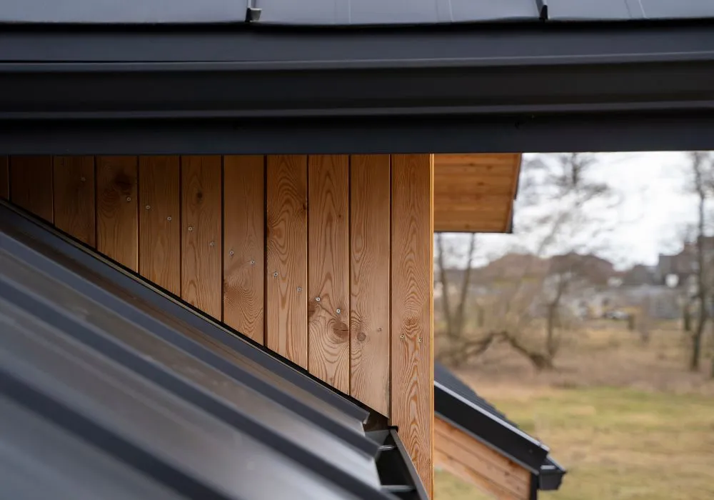parts of an eavestrough