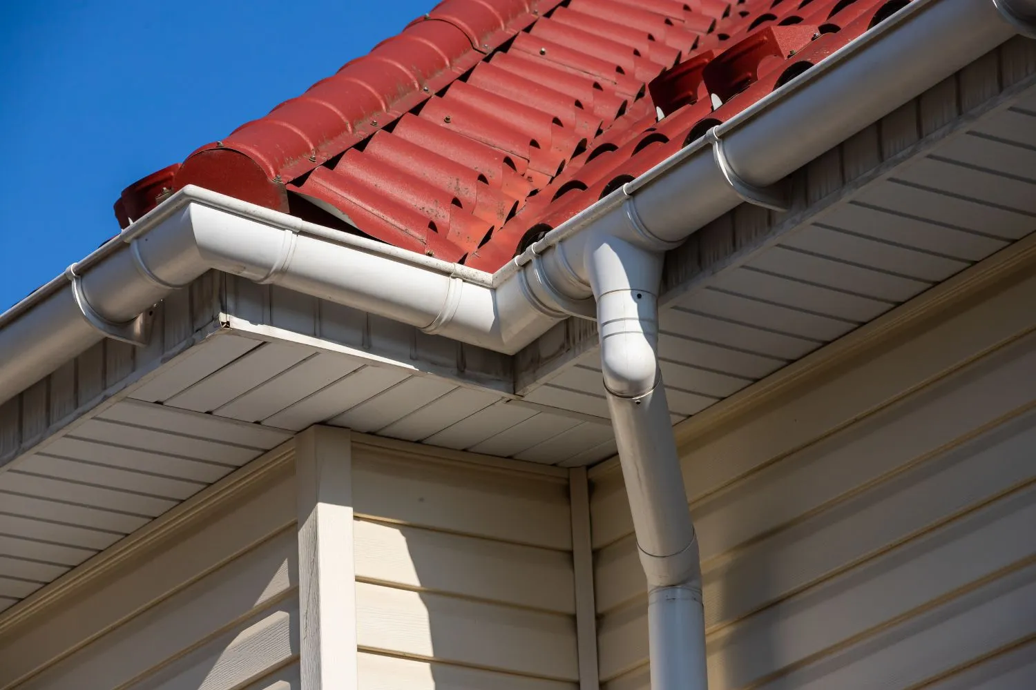 How Soffit, Fascia, and Eavestrough Contribute to a Durable House