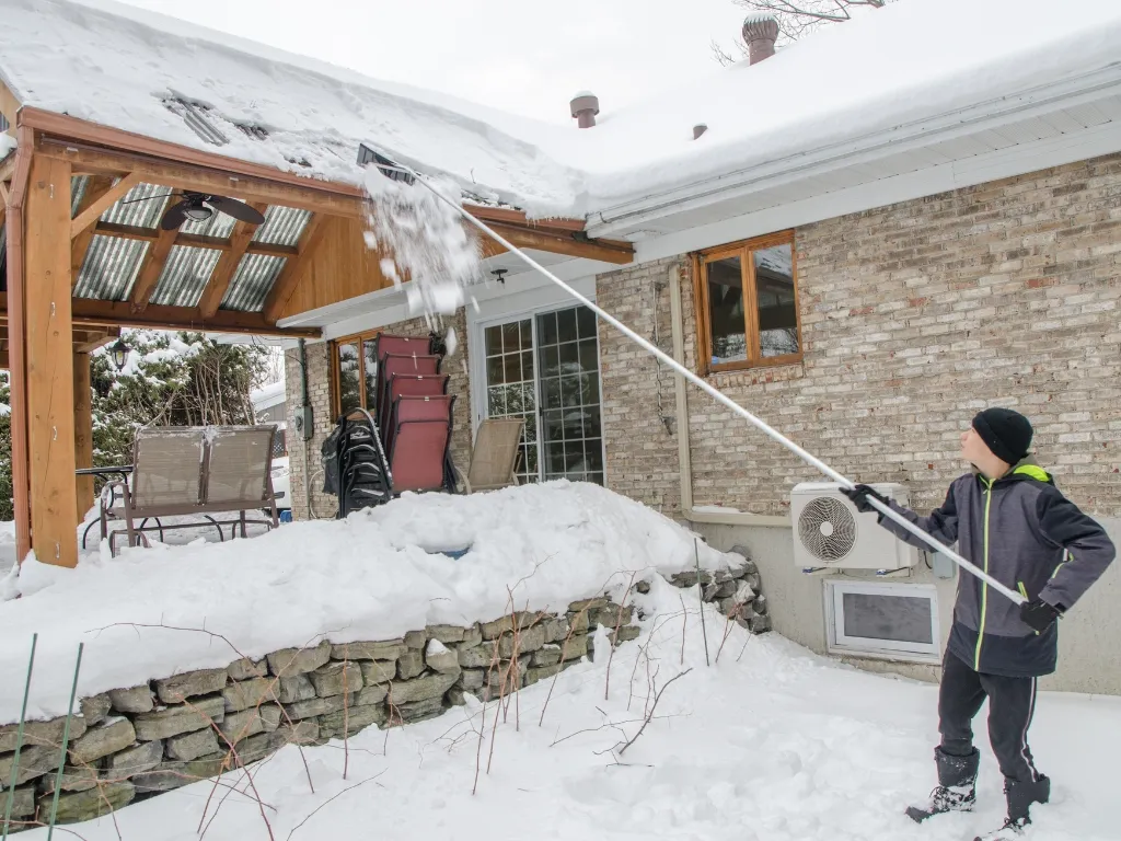 How Much Snow Can a Roof Hold? A Guide for Regina Winters